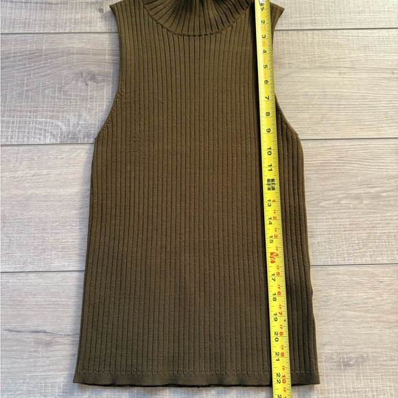 Madewell Sleeveless Ribbed Knit Top in Olive - Picture 6 of 7